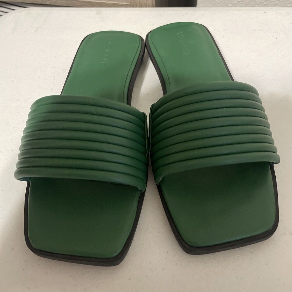Women's Torrid single Ribbed band slide model Green colored sandals size 9 WW
